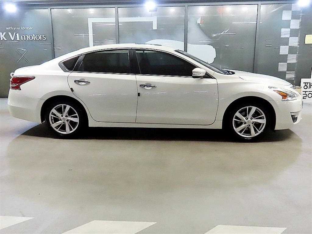 Nissan Altima - Vista 3