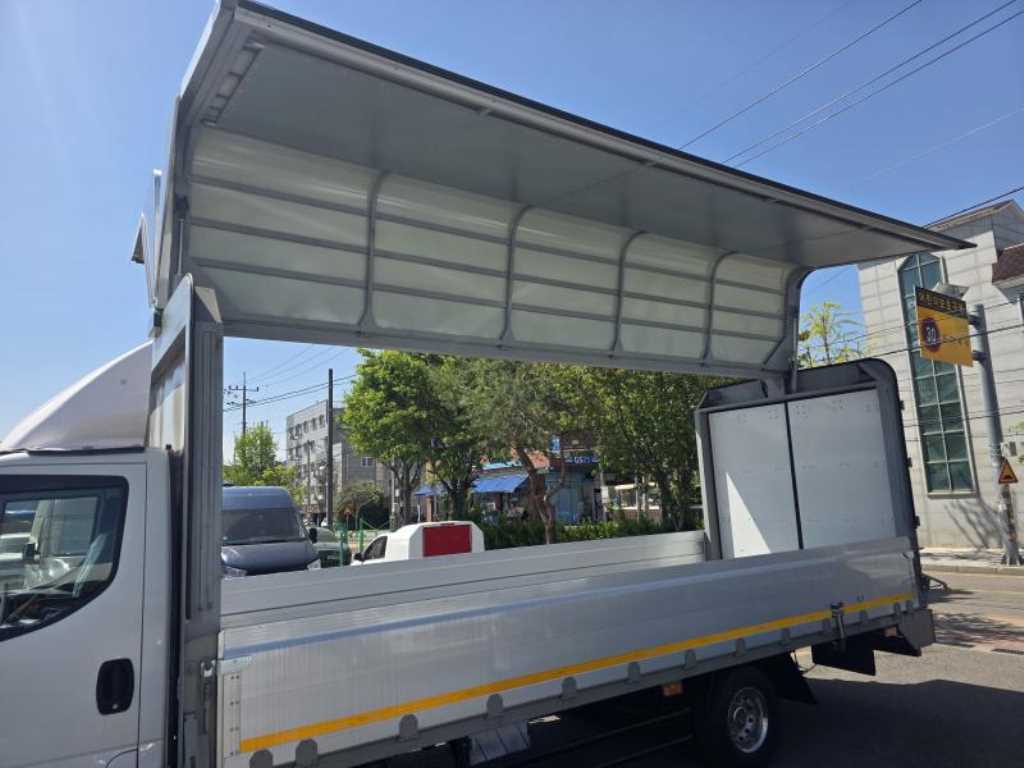 medium and large cargo truck - Vista 8