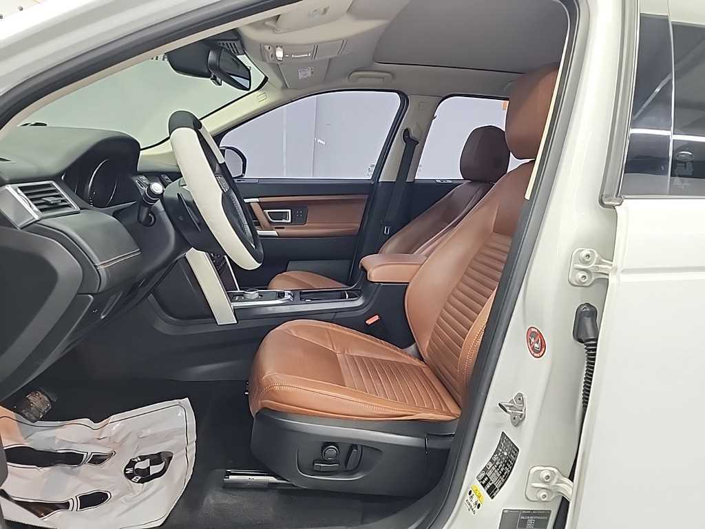 Land Rover Discovery Sports - Vista 11