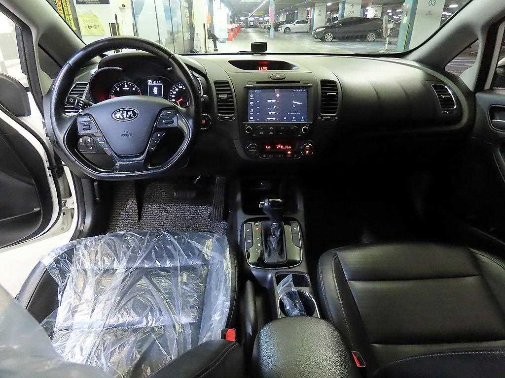 KIA K3 - Vista 10