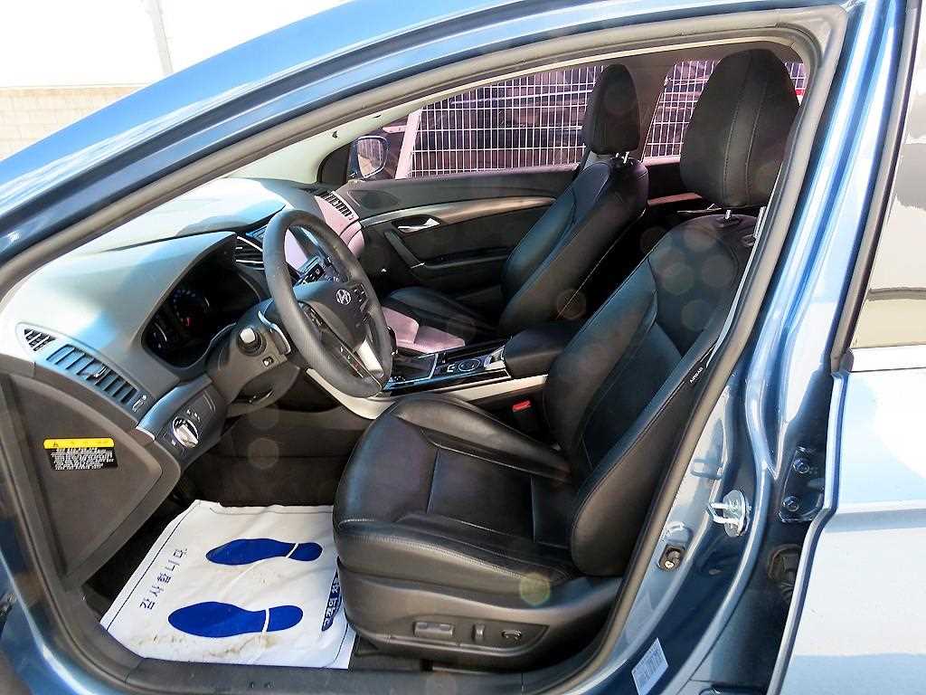 HYUNDAI i40 - Vista 5