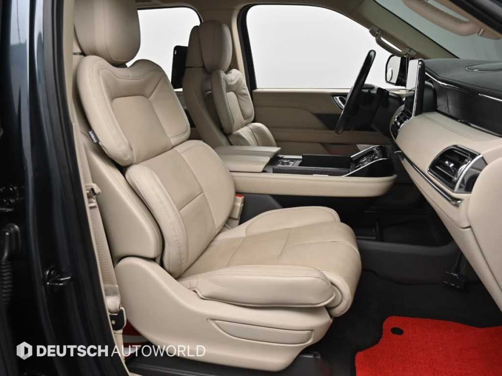 Lincoln Navigator - Vista 9