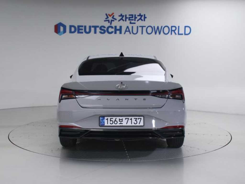 HYUNDAI Avante - Vista 4