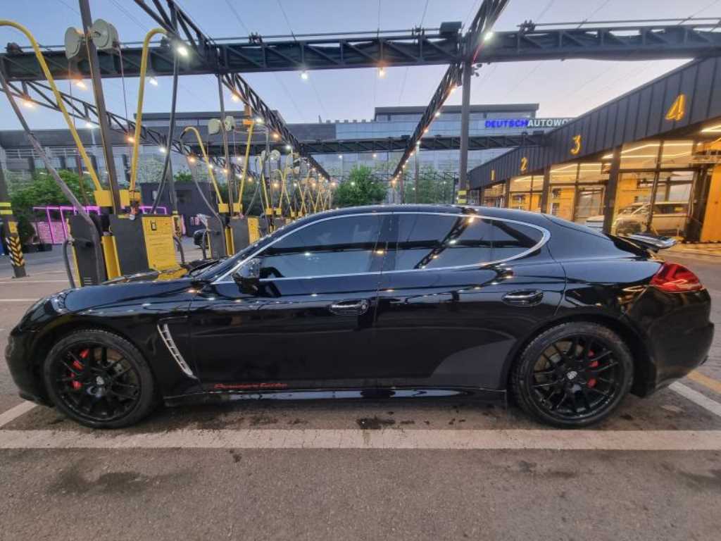 Porsche Panamera - Vista 3