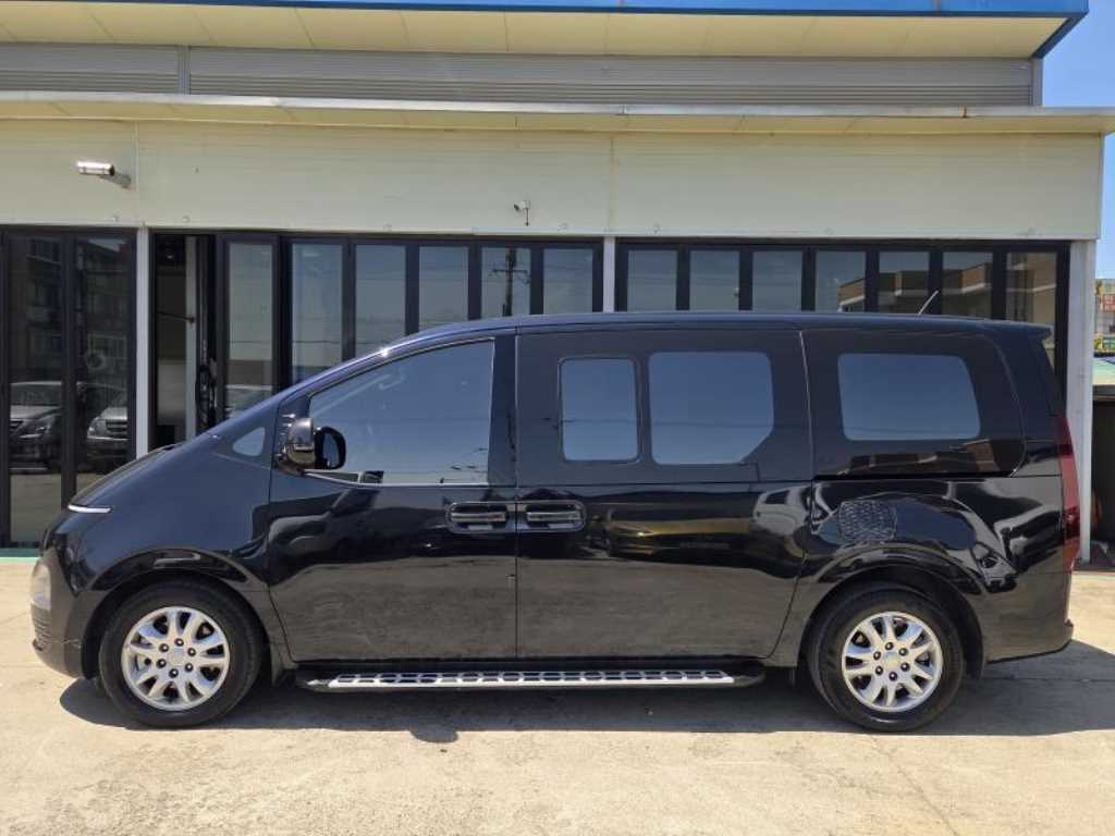 HYUNDAI Staria - Vista 4