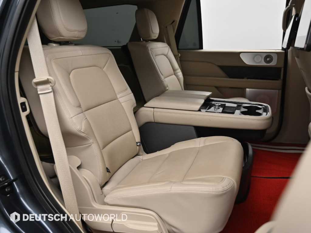 Lincoln Navigator - Vista 11