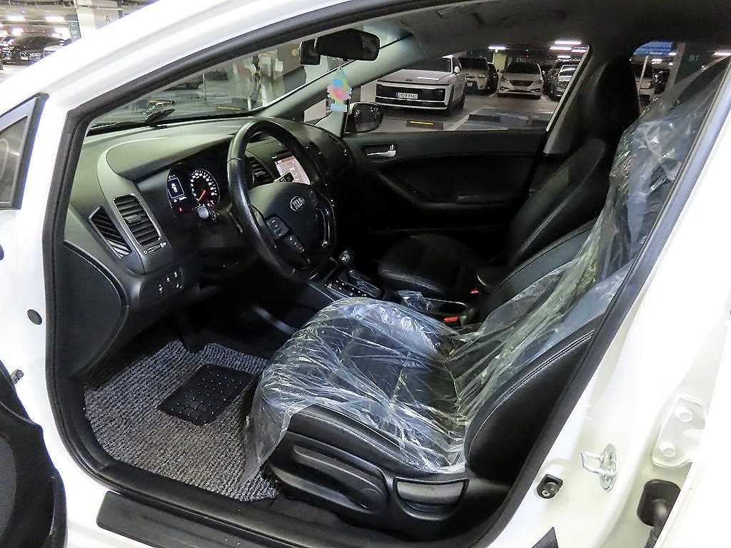 KIA K3 - Vista 6