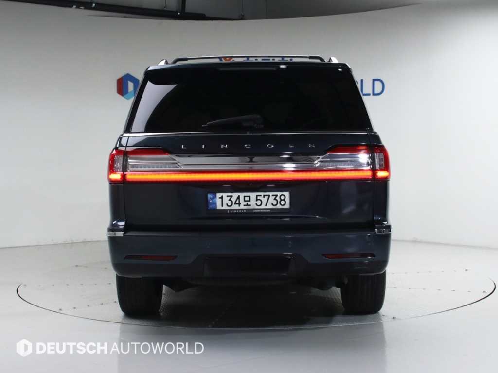 Lincoln Navigator - Vista 4