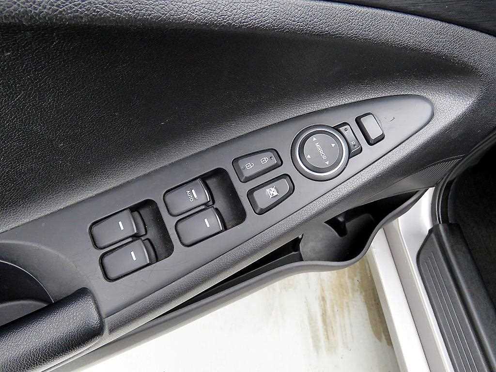 HYUNDAI Sonata - Vista 8