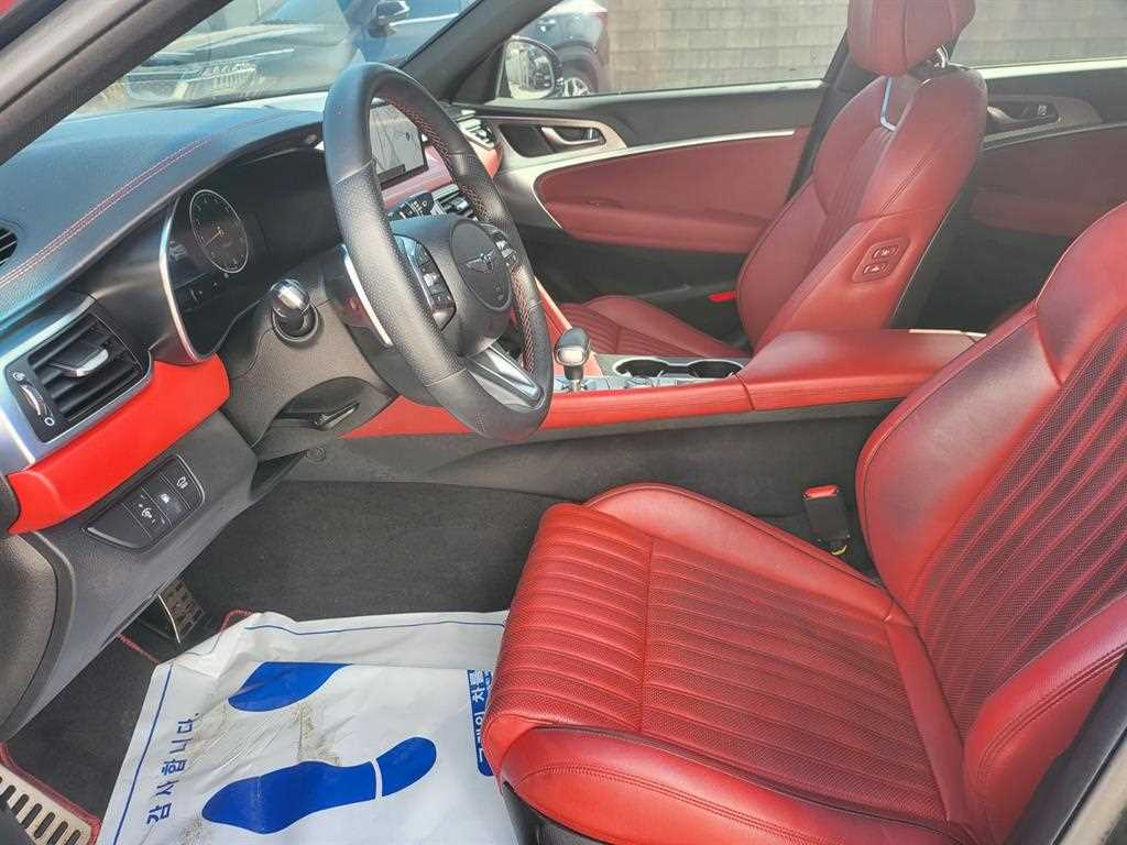 Genesis G70 - Vista 5