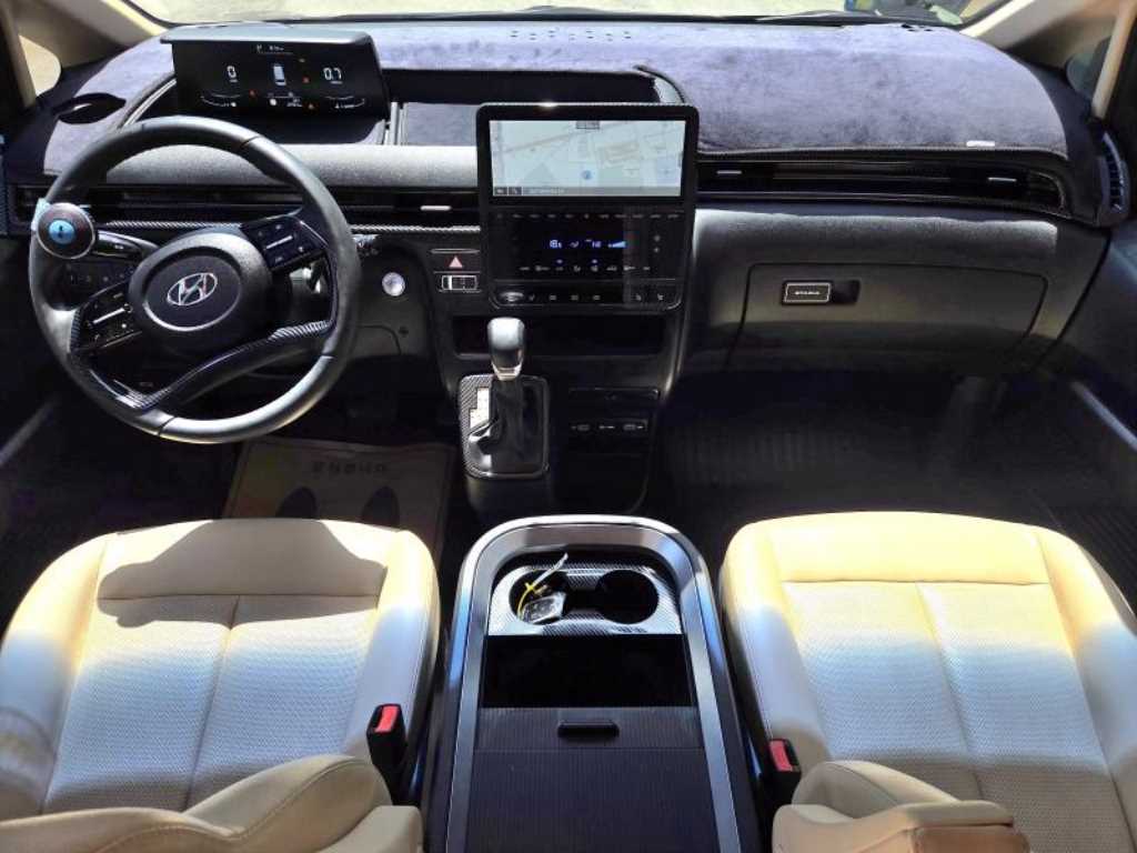HYUNDAI Staria - Vista 8