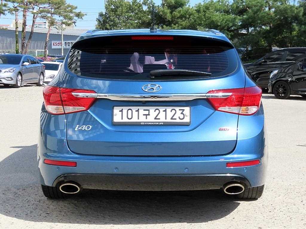 HYUNDAI i40 - Vista 4