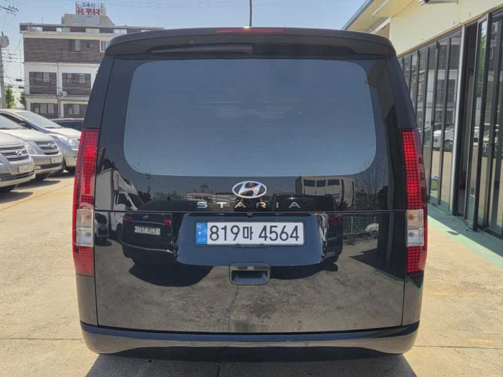 HYUNDAI Staria - Vista 5