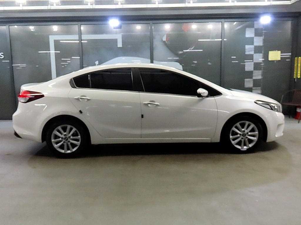 KIA K3 - Vista 3