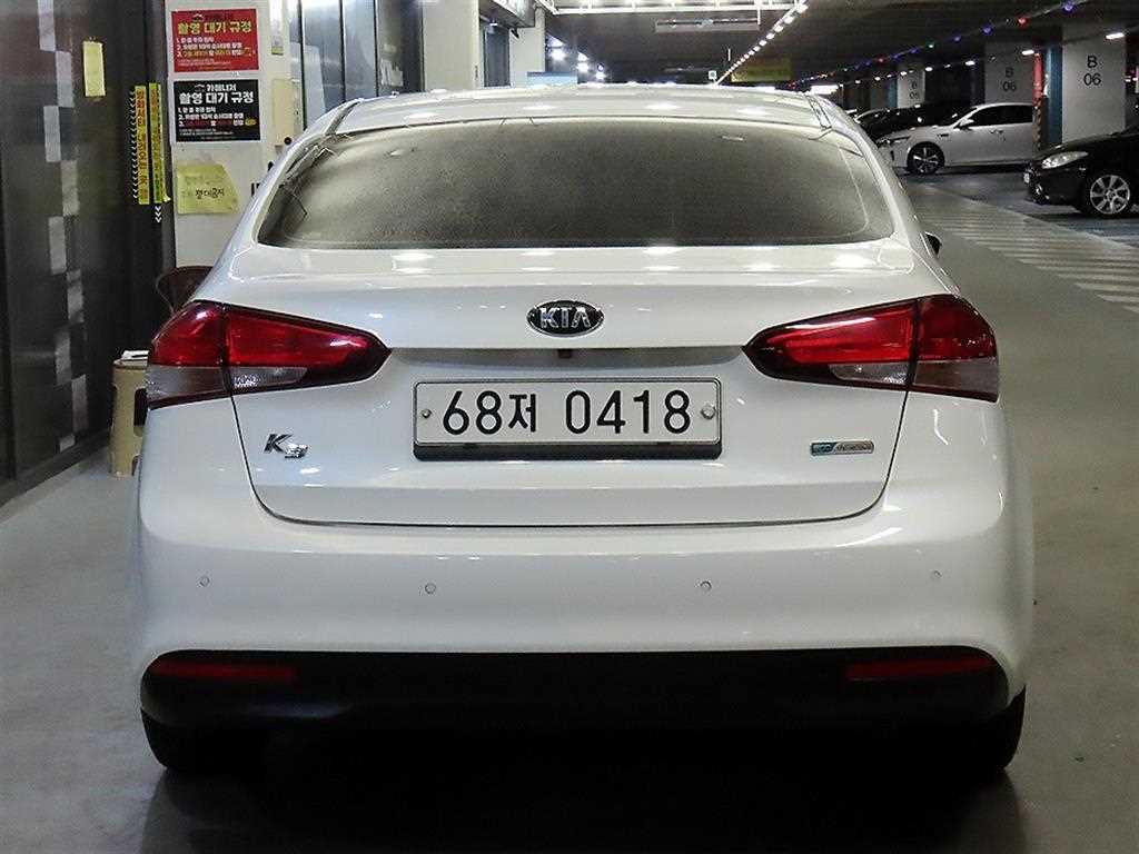 KIA K3 - Vista 5