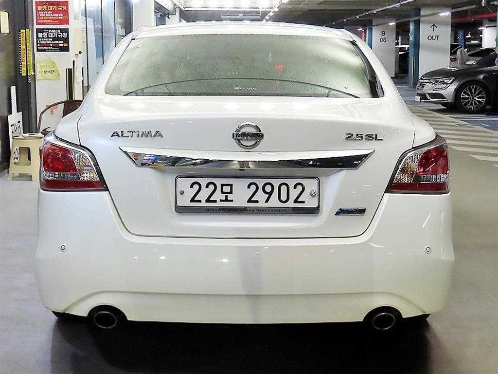 Nissan Altima - Vista 5