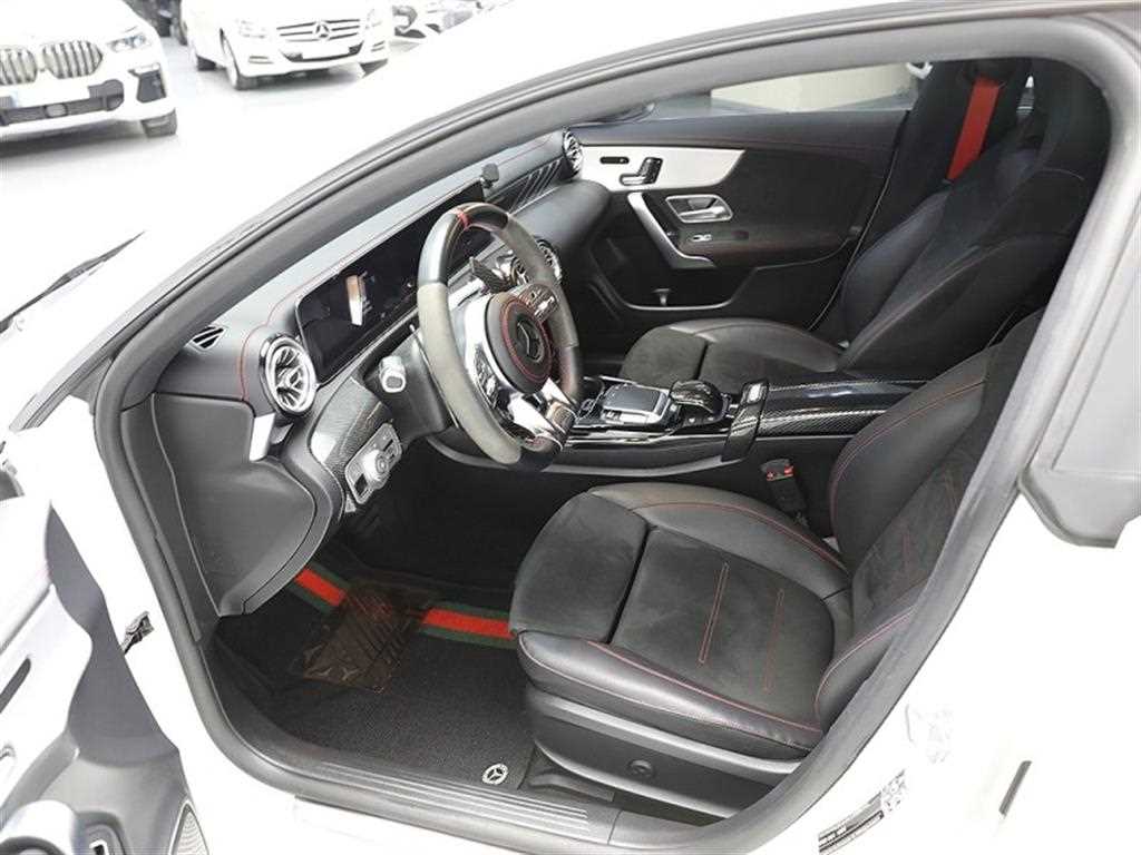 Mercedes Benz CLA Class - Vista 11
