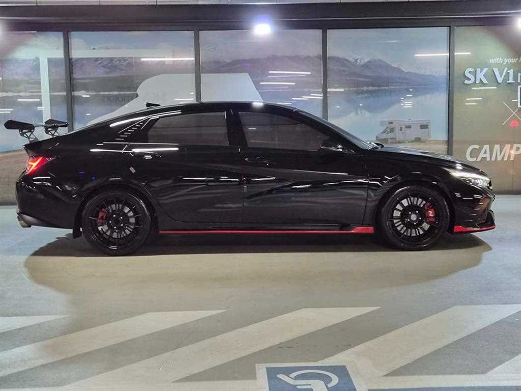 HYUNDAI Avante - Vista 3
