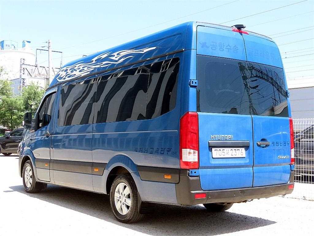 HYUNDAI Solati - Vista 3