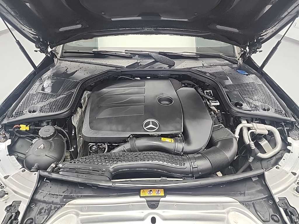 Mercedes Benz C Class - Vista 5