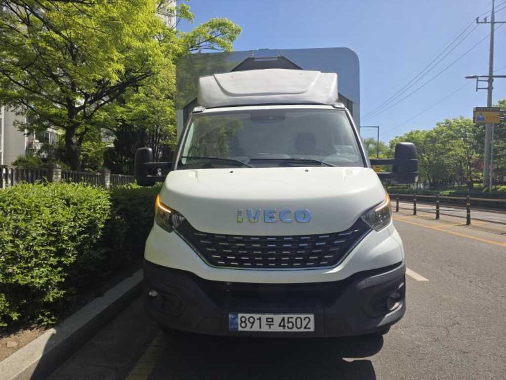 medium and large cargo truck - Vista 2
