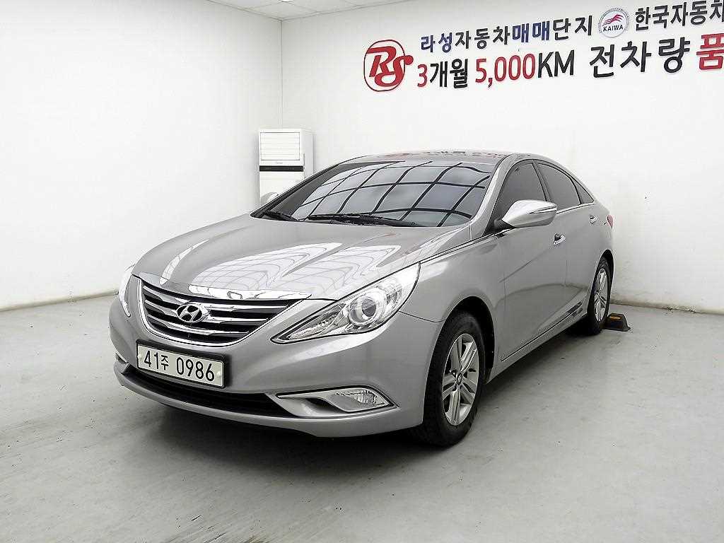 HYUNDAI Sonata - Vista 2