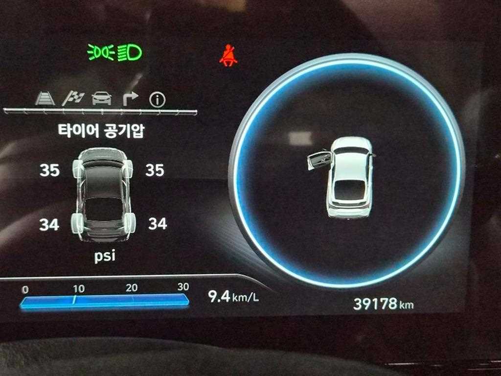 HYUNDAI Avante - Vista 9