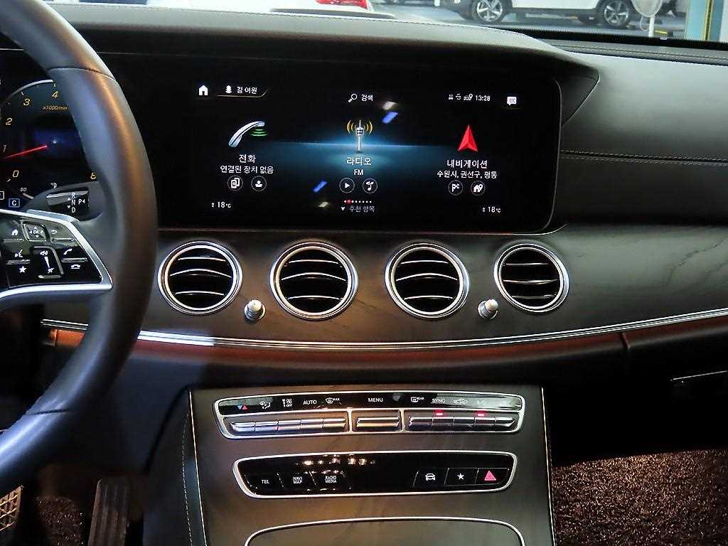 Mercedes Benz E class - Vista 11