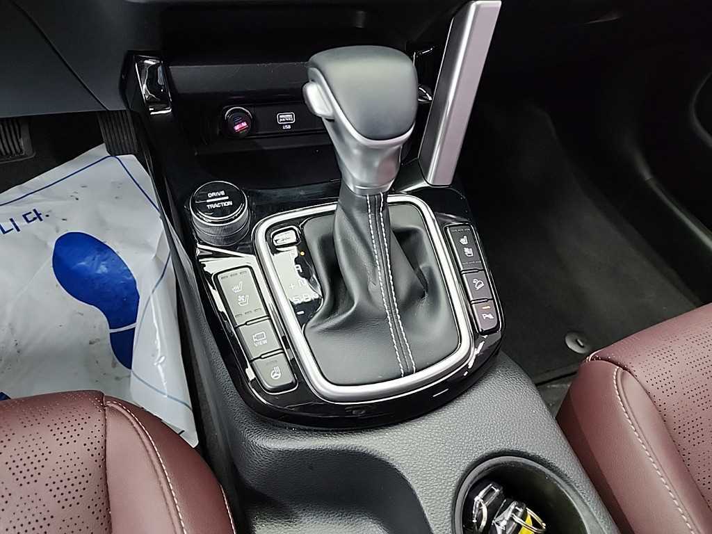 KIA Seltos - Vista 8