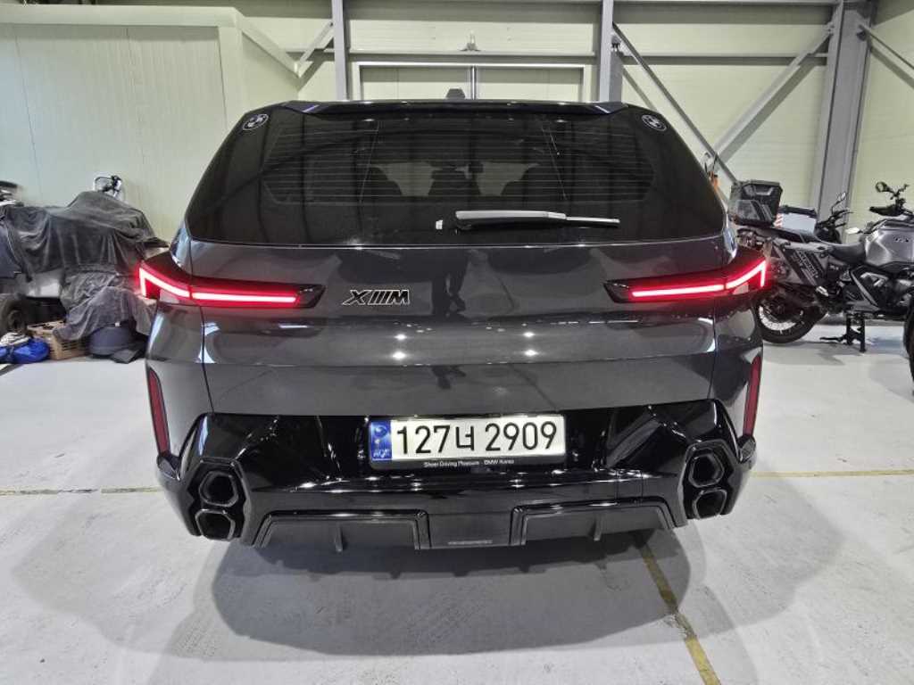 BMW XM - Vista 4