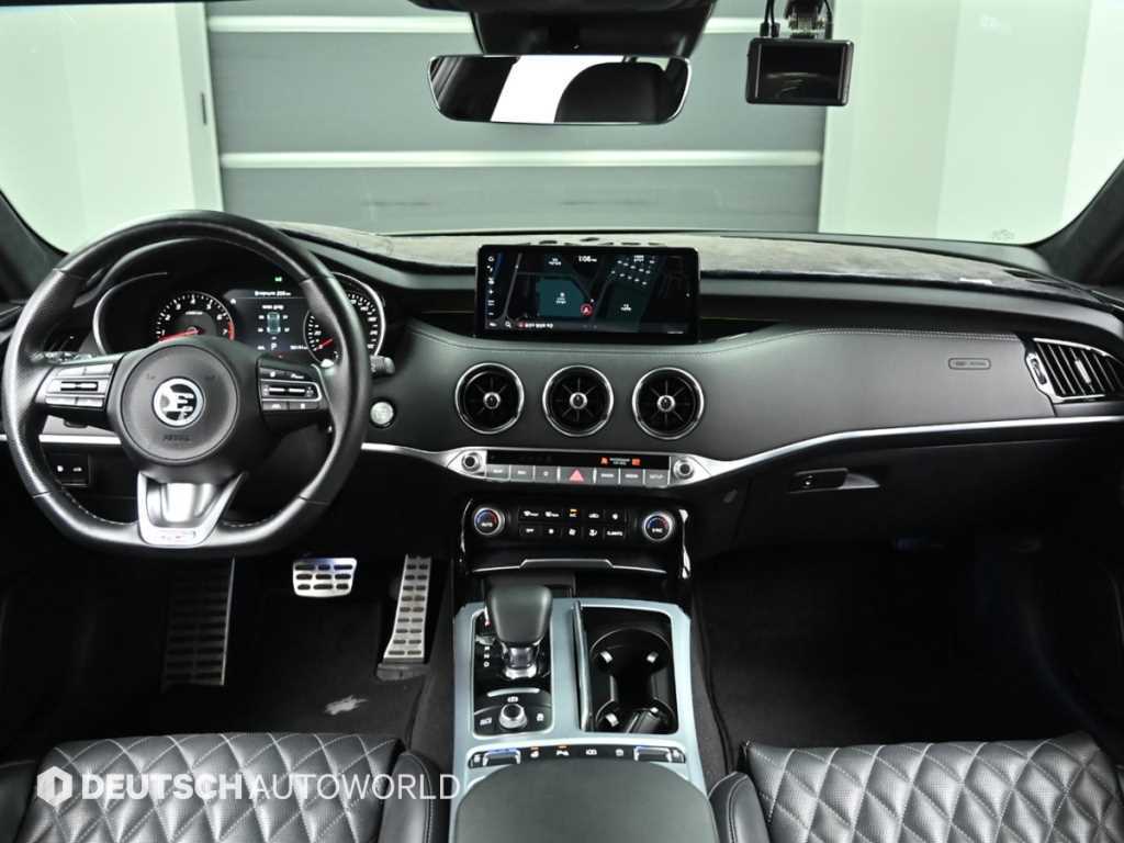 KIA Stinger - Vista 8