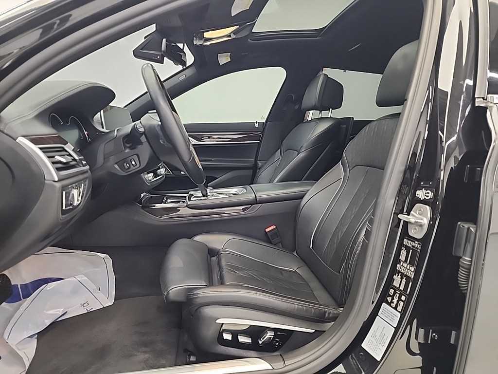 BMW 7 Series - Vista 11