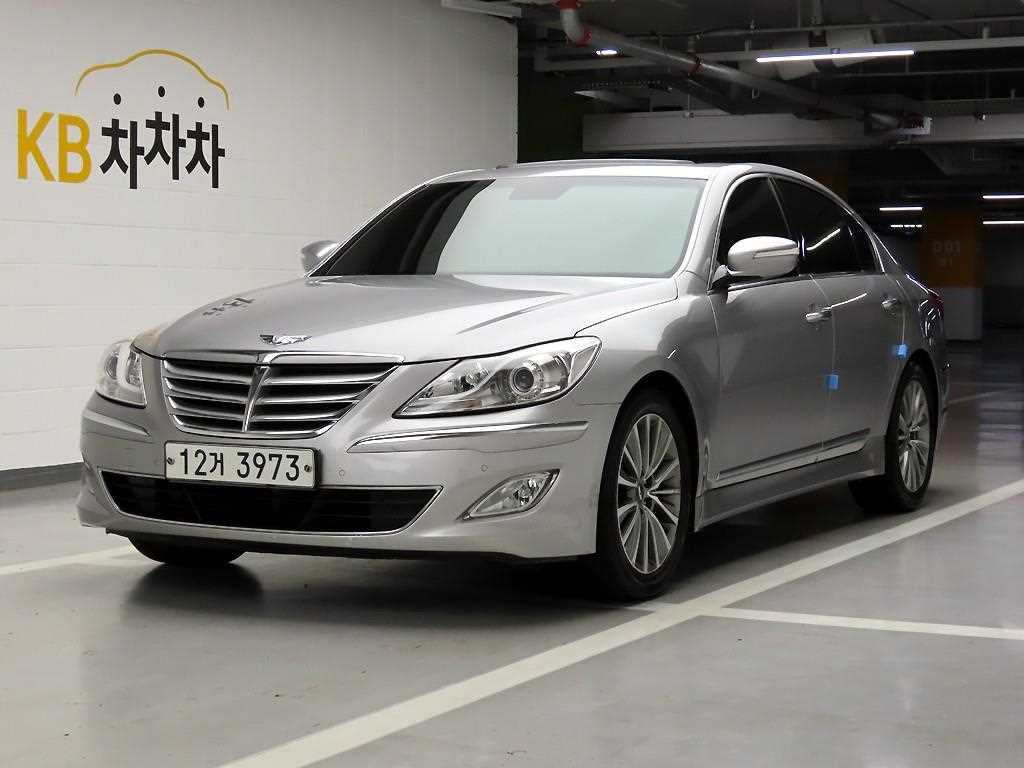 HYUNDAI Genesis - Vista 2