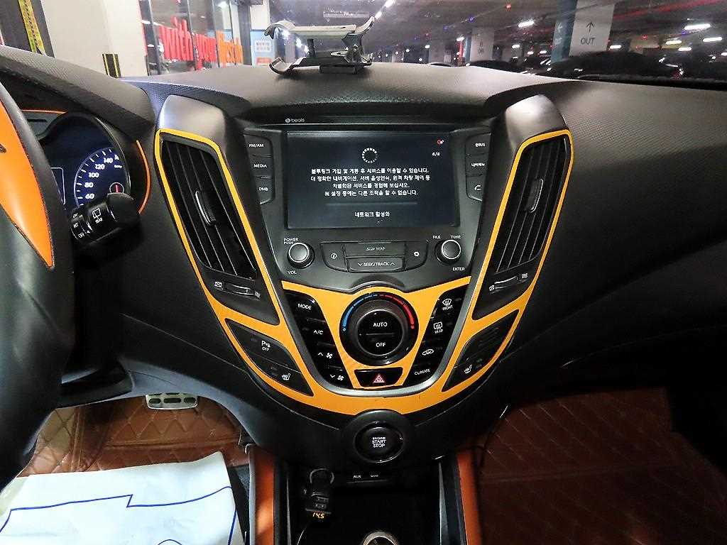 HYUNDAI Veloster - Vista 11