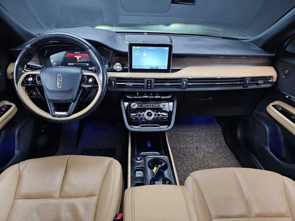 Lincoln Corsair - Vista 5