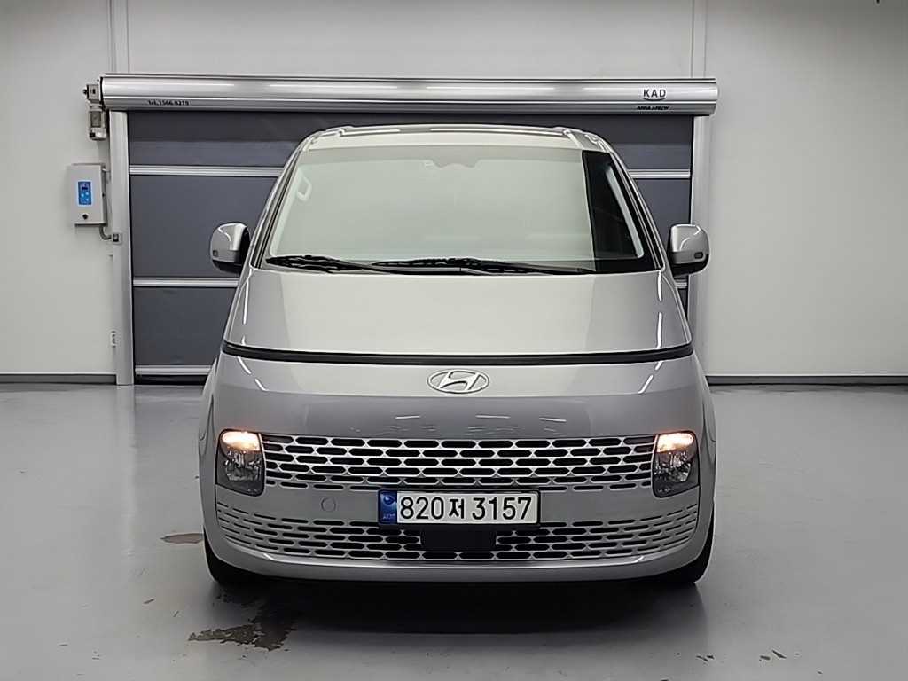 HYUNDAI Staria - Vista 2