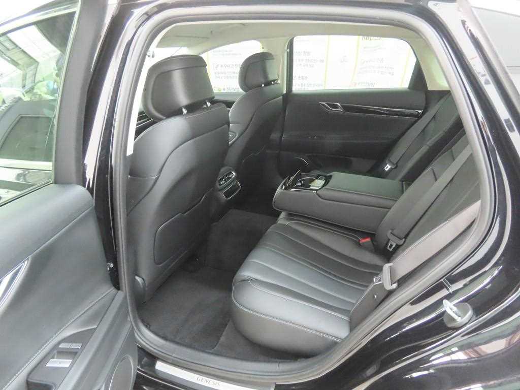 Genesis G80 - Vista 6