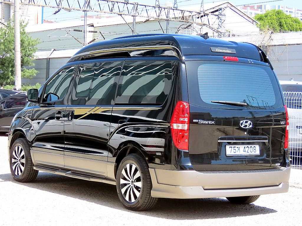 HYUNDAI Starex - Vista 3
