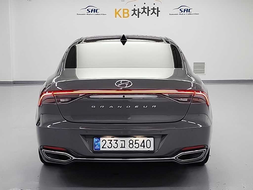 HYUNDAI Grandeur - Vista 3