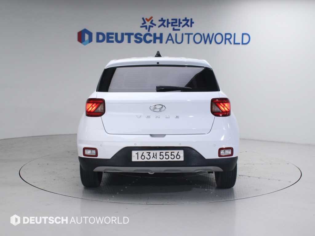 HYUNDAI Venue - Vista 4