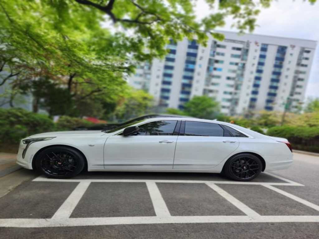 Cadillac CT6 - Vista 4
