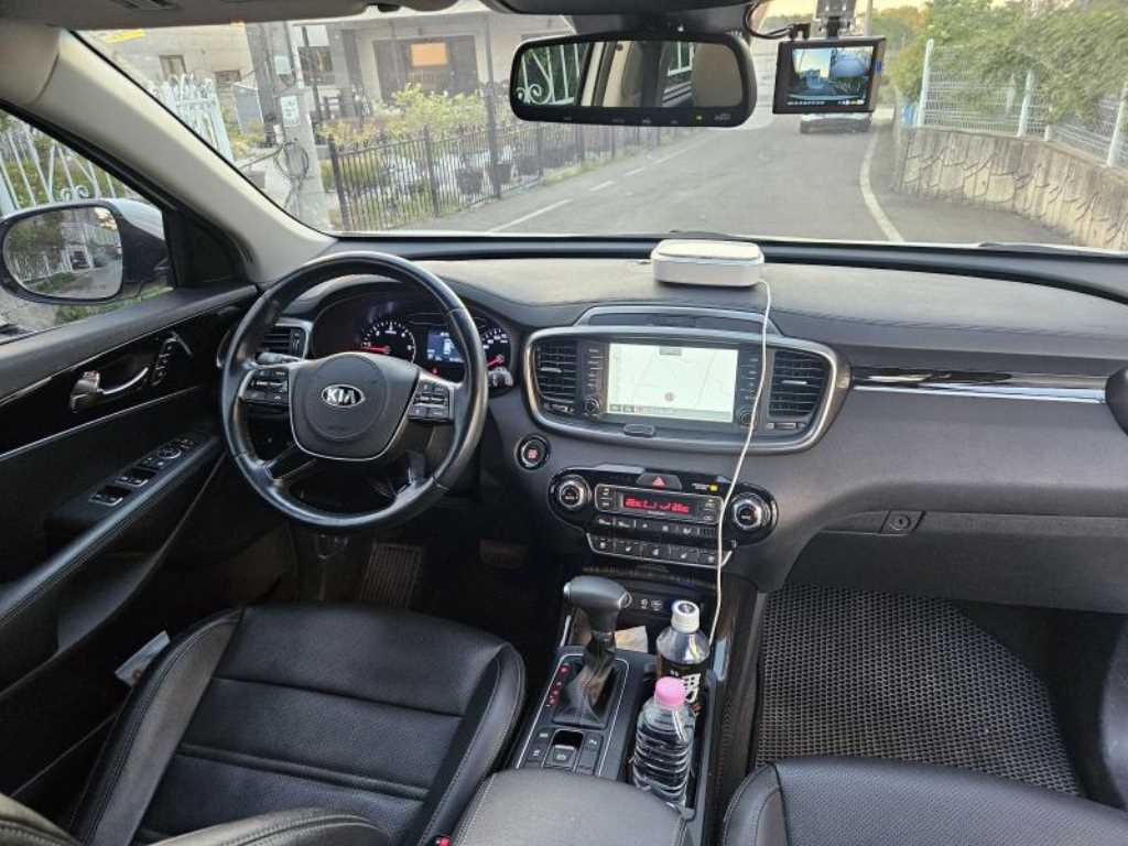 KIA Sorento - Vista 8