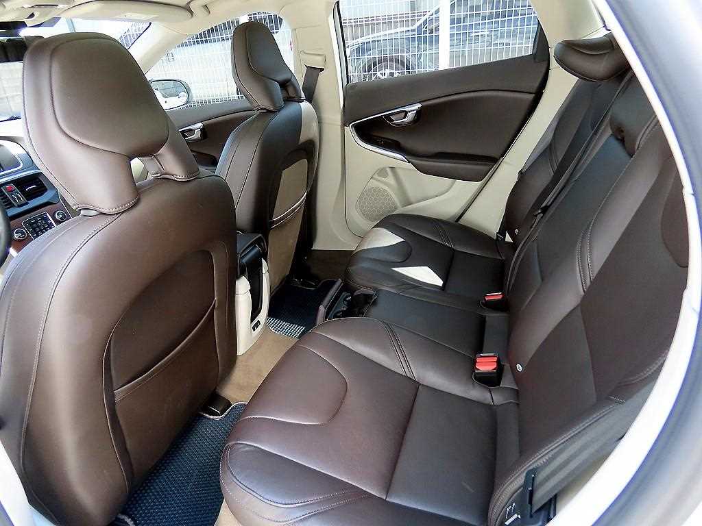 Volvo V40 - Vista 6
