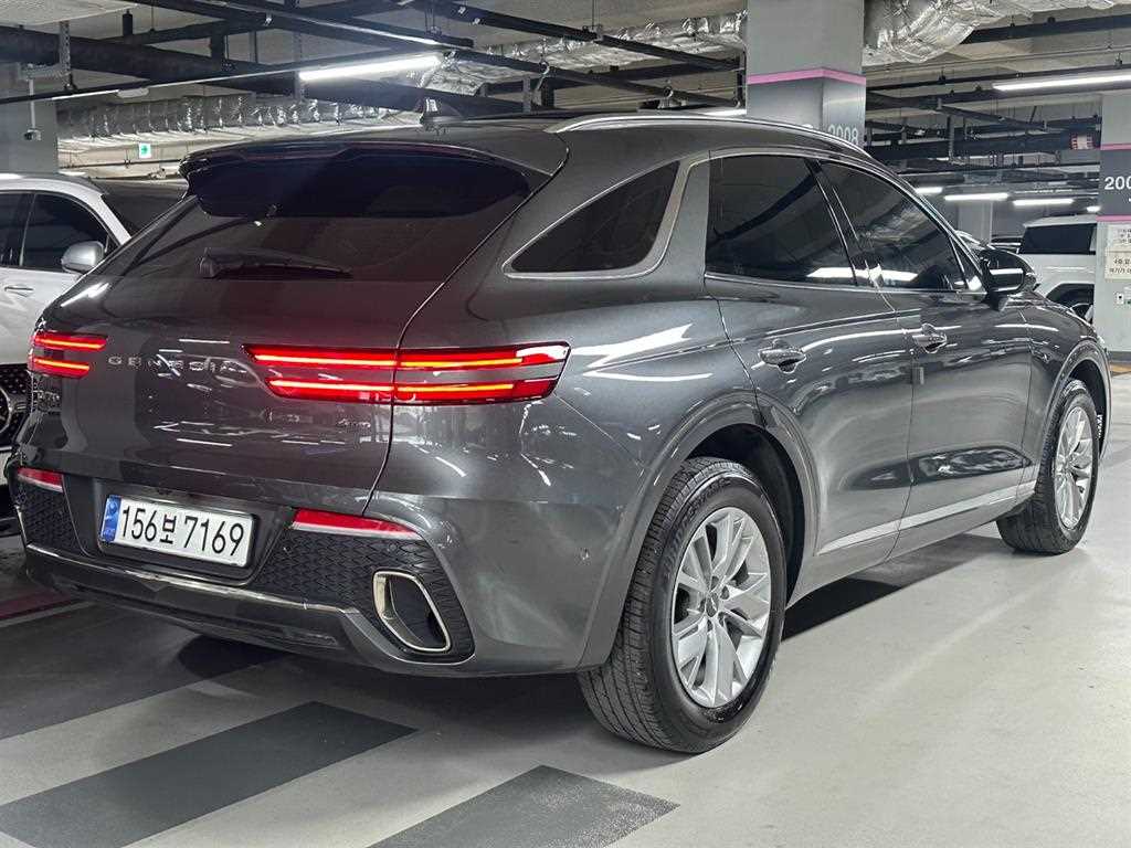 Genesis GV70 - Vista 5