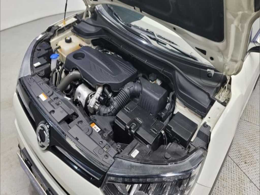 Ssangyong Tivoli - Vista 6