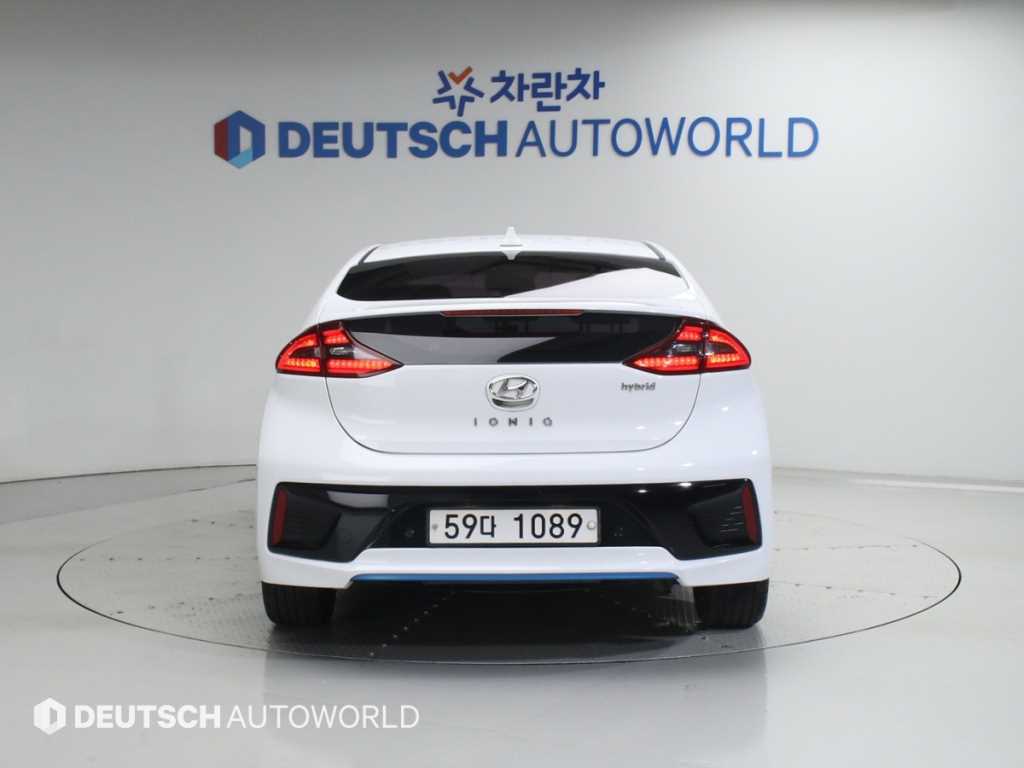 HYUNDAI Ioniq - Vista 4