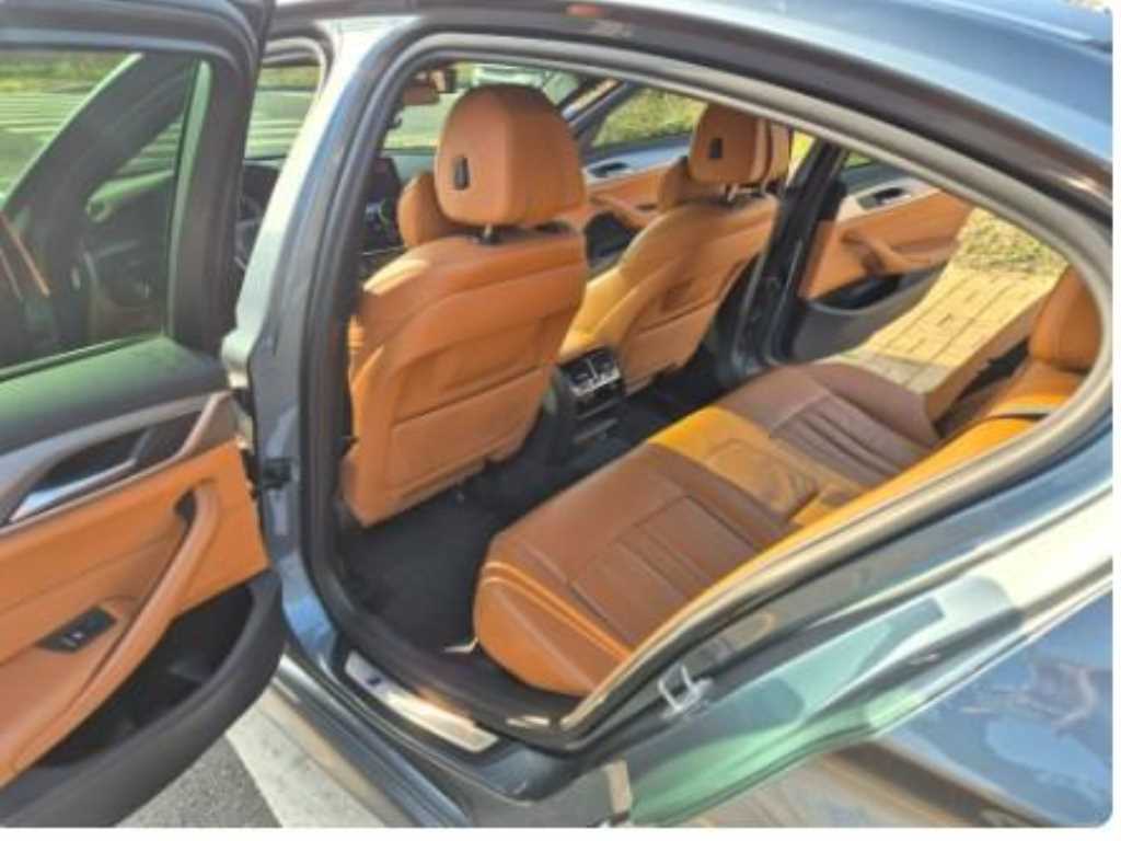 BMW 5 Series - Vista 5