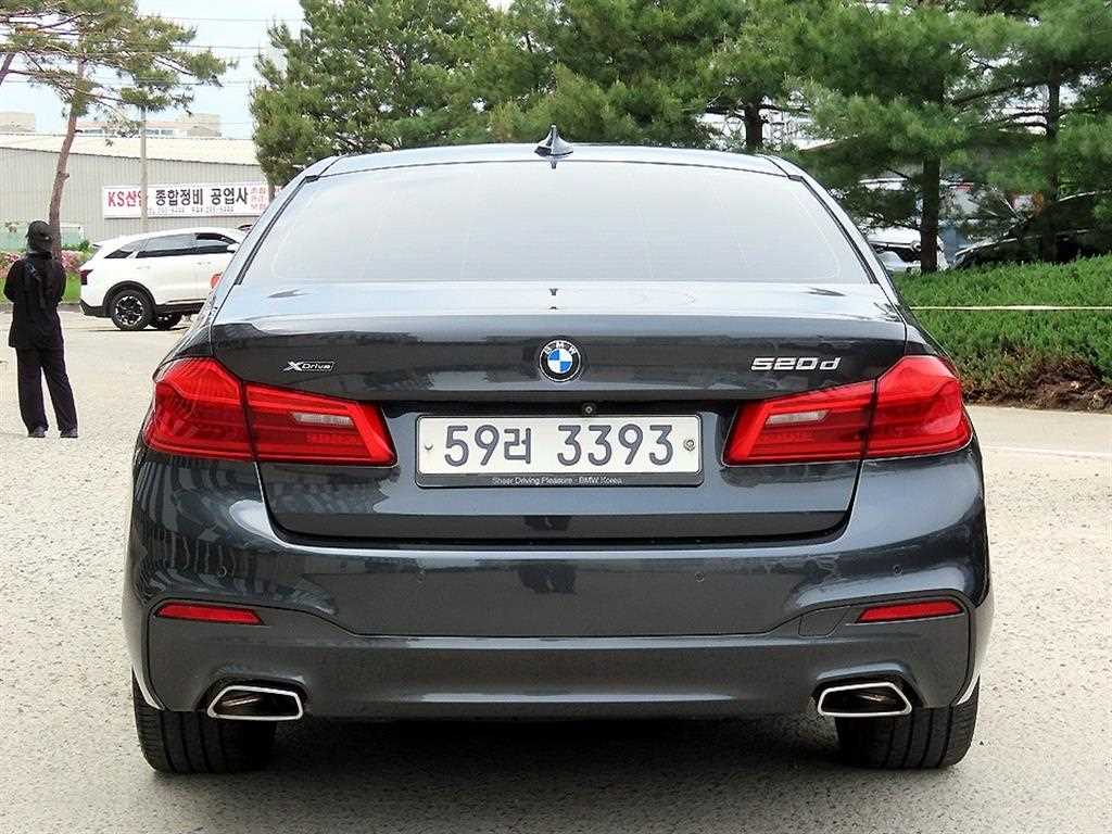BMW 5 Series - Vista 4