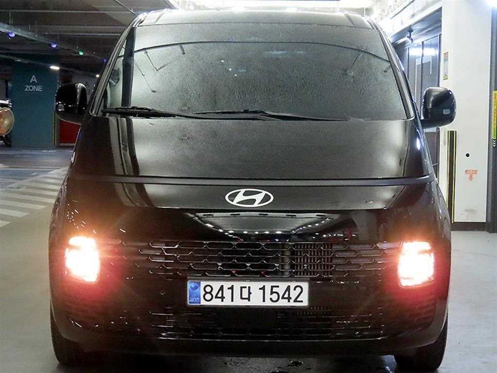 HYUNDAI Staria - Vista 2