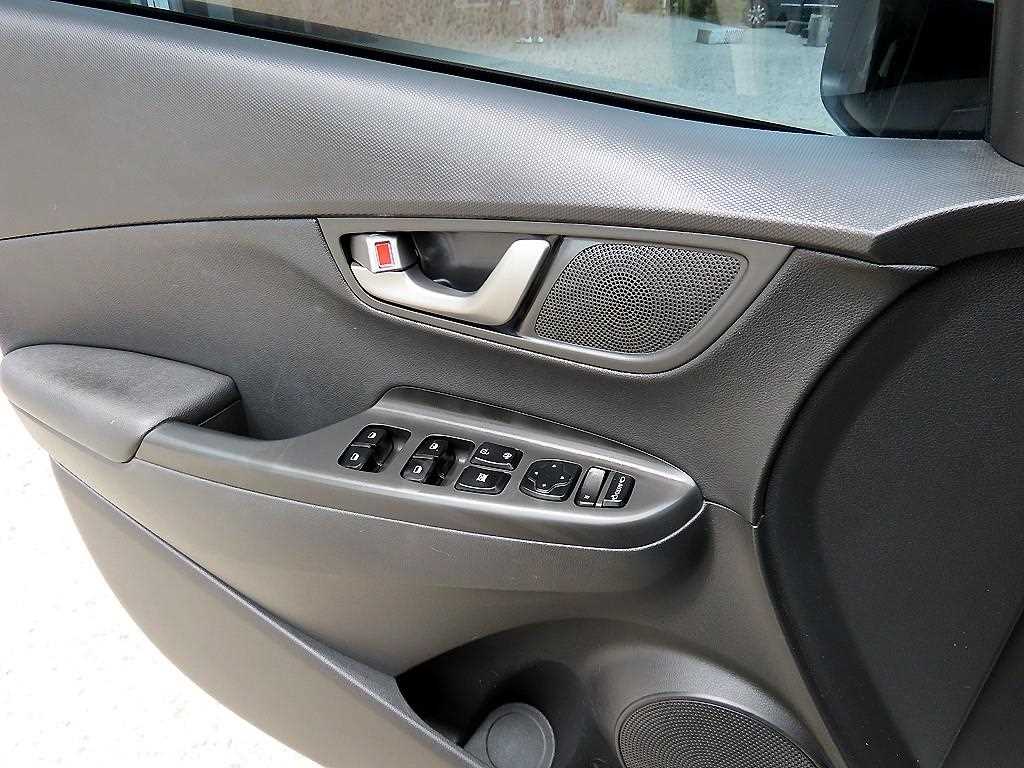 HYUNDAI Kona - Vista 11